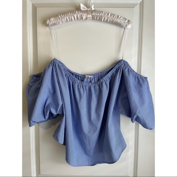 Off the shoulder flowy top - Picture 1 of 4